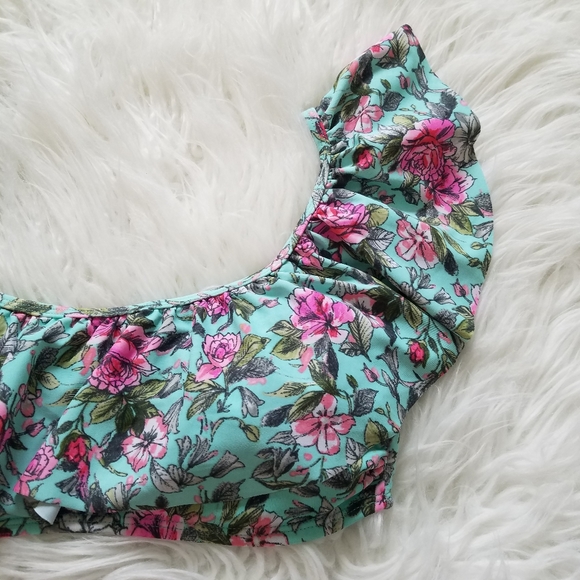 Blue C Women's Sz M Bikini Top Ruffled Shoulders Floral Pink Mint Green - Picture 2 of 6
